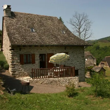 Ferienhaus Maison De Caractere Renovee, 3 Chambres, Jardin, Cheminee, Proche Vallee Du Lot Et Monts Du Cantal - Fr-1-742-260