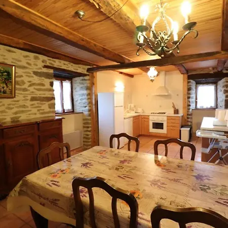 Ferienhaus Maison De Caractere Renovee, 3 Chambres, Jardin, Cheminee, Proche Vallee Du Lot Et Monts Du Cantal - Fr-1-742-260